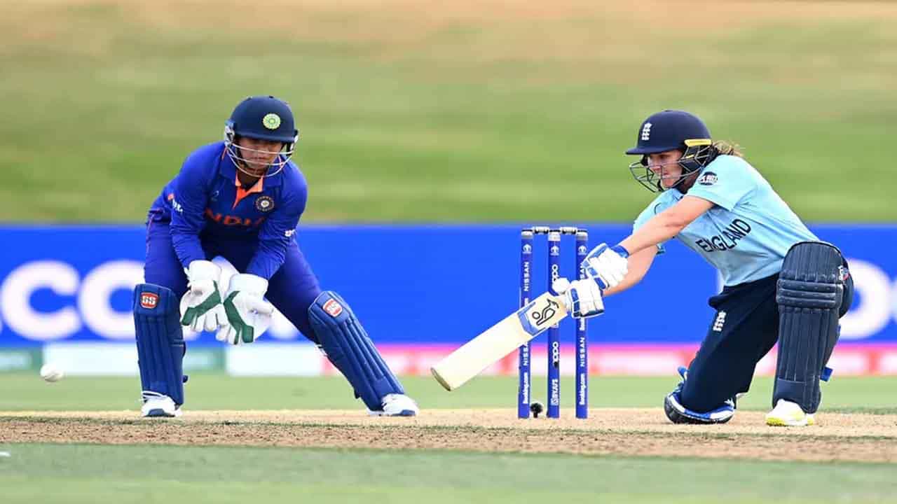 IND W VS ENG W: ಆಂಗ್ಲರ ಮುಂದೆ ಮಂಡಿಯೂರಿದ ಭಾರತ! ಮಹಿಳಾ ವಿಶ್ವಕಪ್ನಲ್ಲಿ 2ನೇ ಸೋಲು IND W VS ENG W: ಆಂಗ್ಲರ ಮುಂದೆ ಮಂಡಿಯೂರಿದ ಭಾರತ! ಮಹಿಳಾ ವಿಶ್ವಕಪ್ನಲ್ಲಿ 2ನೇ ಸೋಲು