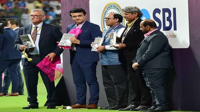 IPL 2022: ಐಪಿಎಲ್ ಪ್ರಿಯರಿಗೆ ಸಿಹಿ ಸುದ್ದಿ; ಅಭಿಮಾನಿಗಳಿಗೆ ಕ್ರೀಡಾಂಗಣಕ್ಕೆ ಪ್ರವೇಶ! ಟಿಕೆಟ್ ಖರೀದಿ ಹೇಗೆ? ಬೆಲೆ ಎಷ್ಟು? IPL 2022: ಐಪಿಎಲ್ ಪ್ರಿಯರಿಗೆ ಸಿಹಿ ಸುದ್ದಿ; ಅಭಿಮಾನಿಗಳಿಗೆ ಕ್ರೀಡಾಂಗಣಕ್ಕೆ ಪ್ರವೇಶ! ಟಿಕೆಟ್ ಖರೀದಿ ಹೇಗೆ? ಬೆಲೆ ಎಷ್ಟು?