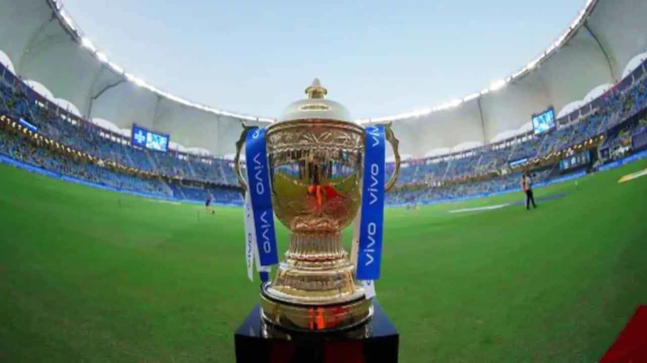 IPL 2022: ಐಪಿಎಲ್ 2022 ರಲ್ಲಿ ದೊಡ್ಡ ಬದಲಾವಣೆ: ಹೊಸ ನಿಯಮ ಜಾರಿಗೆ ತಂದ ಬಿಸಿಸಿಐ IPL 2022: ಐಪಿಎಲ್ 2022 ರಲ್ಲಿ ದೊಡ್ಡ ಬದಲಾವಣೆ: ಹೊಸ ನಿಯಮ ಜಾರಿಗೆ ತಂದ ಬಿಸಿಸಿಐ
