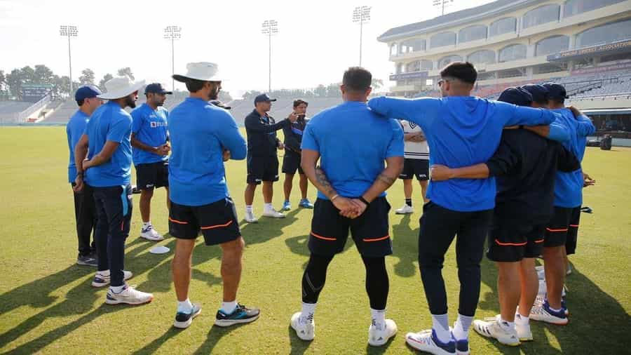 IND vs SL, 1st Test: ಪೂಜಾರ, ರಹಾನೆ ಔಟ್, ಮಧ್ಯಮ ಕ್ರಮಾಂಕದ ಹೊಣೆ ಯಾರಿಗೆ? ಮೊದಲ ಟೆಸ್ಟ್ಗೆ ಸಂಭಾವ್ಯ XI IND vs SL, 1st Test: ಪೂಜಾರ, ರಹಾನೆ ಔಟ್, ಮಧ್ಯಮ ಕ್ರಮಾಂಕದ ಹೊಣೆ ಯಾರಿಗೆ? ಮೊದಲ ಟೆಸ್ಟ್ಗೆ ಸಂಭಾವ್ಯ XI