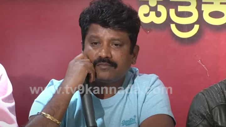 ‘ಏಕ್ ಲವ್ ಯಾ’ ಲೀಕ್ ಬೆನ್ನಲ್ಲೇ ಪೈರಸಿ ವಿರುದ್ಧ ತೊಡೆತಟ್ಟಿದ ‘ಜೋಗಿ’ ಪ್ರೇಮ್ ‘ಏಕ್ ಲವ್ ಯಾ’ ಲೀಕ್ ಬೆನ್ನಲ್ಲೇ ಪೈರಸಿ ವಿರುದ್ಧ ತೊಡೆತಟ್ಟಿದ ‘ಜೋಗಿ’ ಪ್ರೇಮ್