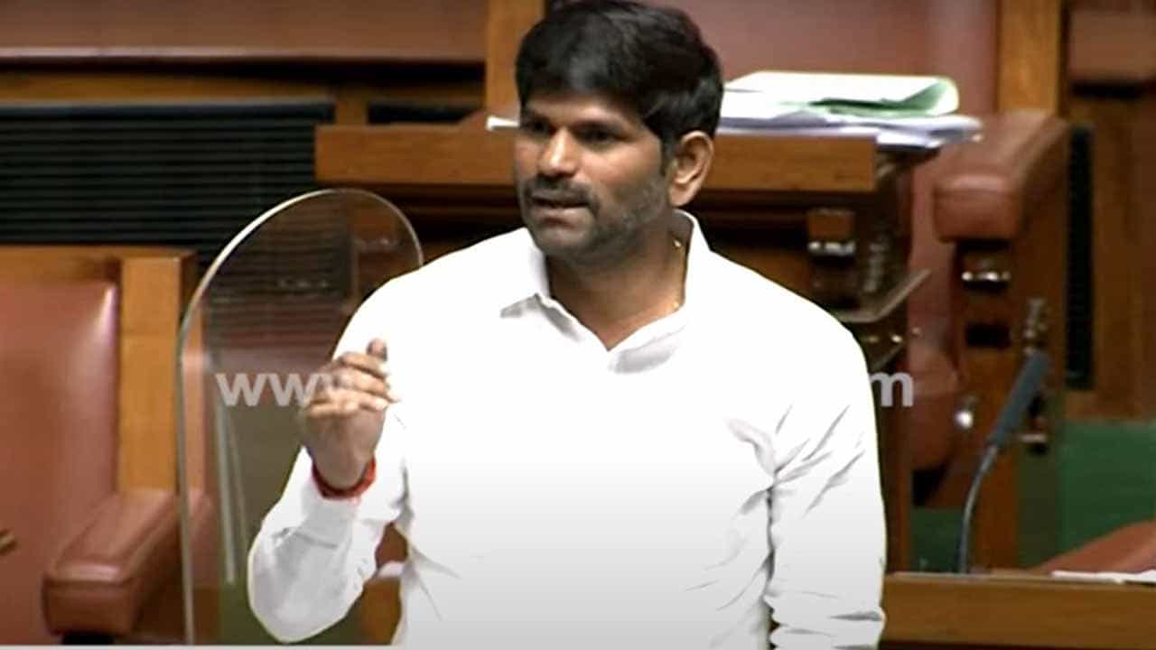 ಕಂಪ್ಲಿ ಸಕ್ಕರೆ ಕಾರ್ಖಾನೆ ಬಗ್ಗೆ ಶಾಸಕ ಗಣೇಶ್ ಪುನಃ ಪ್ರಸ್ತಾಪಿಸಿದಾಗ ಸಚಿವ ಮಾಧುಸ್ವಾಮಿ ವಸ್ತುಸ್ಥಿತಿಯನ್ನು ಸದನಕ್ಕೆ ವಿವರಿಸಿದರು ಕಂಪ್ಲಿ ಸಕ್ಕರೆ ಕಾರ್ಖಾನೆ ಬಗ್ಗೆ ಶಾಸಕ ಗಣೇಶ್ ಪುನಃ ಪ್ರಸ್ತಾಪಿಸಿದಾಗ ಸಚಿವ ಮಾಧುಸ್ವಾಮಿ ವಸ್ತುಸ್ಥಿತಿಯನ್ನು ಸದನಕ್ಕೆ ವಿವರಿಸಿದರು