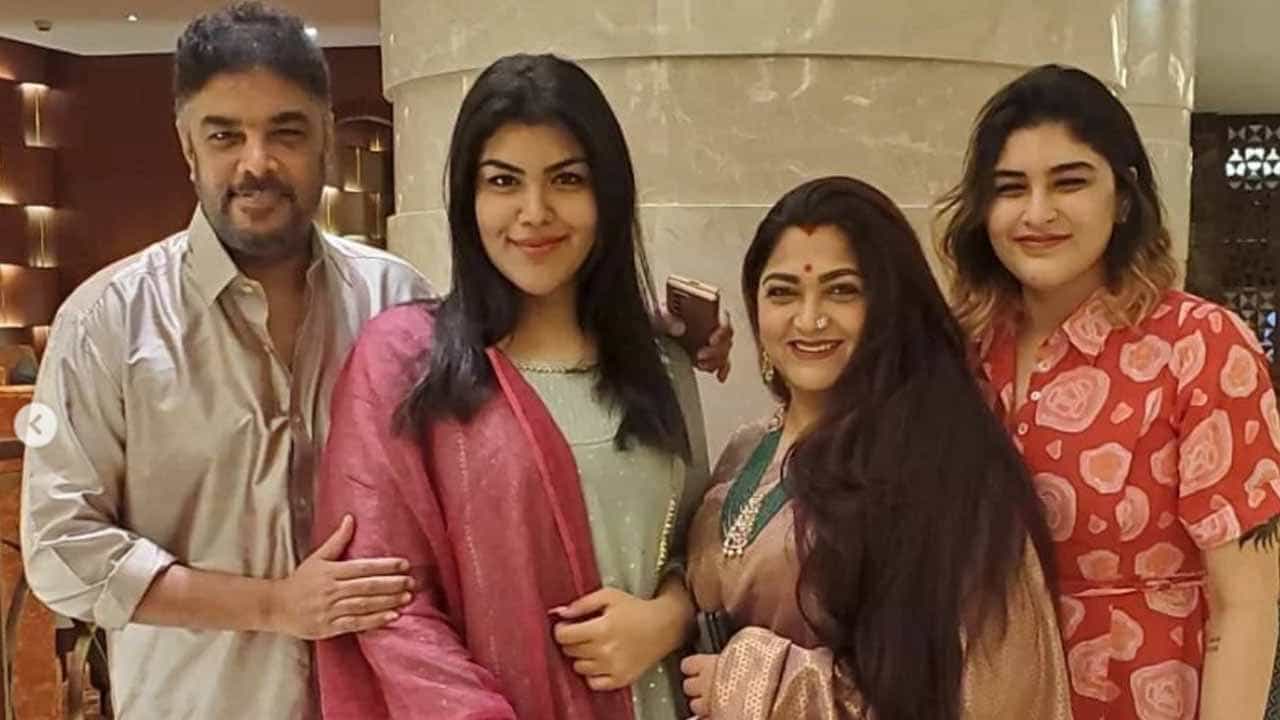 ಖುಷ್ಬೂ ದಾಂಪತ್ಯ ಜೀವನದಲ್ಲಿ ಹೊಸ ಮೈಲಿಗಲ್ಲು; ಸಂತಸ ಹಂಚಿಕೊಂಡ ನಟಿ ಖುಷ್ಬೂ ದಾಂಪತ್ಯ ಜೀವನದಲ್ಲಿ ಹೊಸ ಮೈಲಿಗಲ್ಲು; ಸಂತಸ ಹಂಚಿಕೊಂಡ ನಟಿ