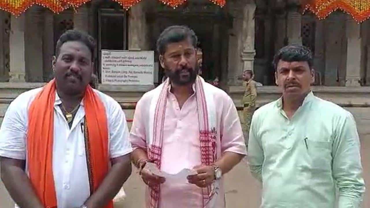 ಕೊಲ್ಲೂರು ದೇಗುಲದಲ್ಲಿ ಟಿಪ್ಪು ನೆನಪಿಗೆ ನಡೆಯುವ ಸಲಾಂ ಮಂಗಳಾರತಿ ಹೆಸರು ಬದಲಿಸಲು ವಿಶ್ವ ಹಿಂದೂ ಪರಿಷತ್ ಮನವಿ ಕೊಲ್ಲೂರು ದೇಗುಲದಲ್ಲಿ ಟಿಪ್ಪು ನೆನಪಿಗೆ ನಡೆಯುವ ಸಲಾಂ ಮಂಗಳಾರತಿ ಹೆಸರು ಬದಲಿಸಲು ವಿಶ್ವ ಹಿಂದೂ ಪರಿಷತ್ ಮನವಿ