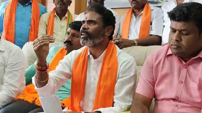ಕ್ಲಾಕ್ ಟವರ್‌ನಲ್ಲಿ ಭಾರತದ ಧ್ವಜ ಹಾರಿಸಿದ್ದೇನೆ, ಇದು ದೇಶ ದ್ರೋಹ ಅಂದ್ರೆ ದಿನವೂ ದೇಶ ದ್ರೋಹದ ಕೆಲಸ ಮಾಡ್ತೀನಿ -ಸಂಸದ ಮುನಿಸ್ವಾಮಿ