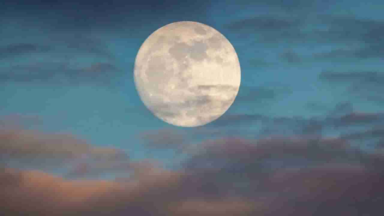 ನೀನು ಬೇಕು ಎನ್ನು, ಚಂದ್ರನನ್ನೇ ತಂದುಕೊಡ್ತೇನೆ ಎನ್ನಲಿಲ್ಲ ಈ ಯುವಕ; ಬಾವಿ ಪತ್ನಿಗಾಗಿ ಚಂದ್ರನ ಮೇಲೆ ಜಾಗವನ್ನೇ ಖರೀದಿಸಿಬಿಟ್ಟ !