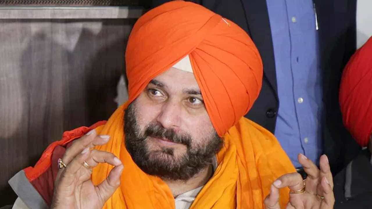 Navjot Singh Sidhu 1988ರ ರಸ್ತೆ ಜಗಳ ಪ್ರಕರಣ: ನವಜೋತ್ ಸಿಂಗ್ ಸಿಧುಗೆ 1 ವರ್ಷ ಜೈಲು ಶಿಕ್ಷೆ Navjot Singh Sidhu 1988ರ ರಸ್ತೆ ಜಗಳ ಪ್ರಕರಣ: ನವಜೋತ್ ಸಿಂಗ್ ಸಿಧುಗೆ 1 ವರ್ಷ ಜೈಲು ಶಿಕ್ಷೆ