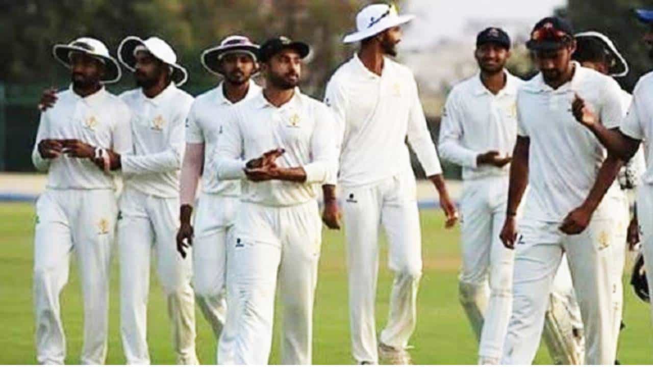 Ranji Trophy 2022: ಭರ್ಜರಿ ಜಯದೊಂದಿಗೆ ಪ್ರೀ ಕ್ವಾರ್ಟರ್ ಫೈನಲ್ಗೆ ಎಂಟ್ರಿಕೊಟ್ಟ ಕರ್ನಾಟಕ Ranji Trophy 2022: ಭರ್ಜರಿ ಜಯದೊಂದಿಗೆ ಪ್ರೀ ಕ್ವಾರ್ಟರ್ ಫೈನಲ್ಗೆ ಎಂಟ್ರಿಕೊಟ್ಟ ಕರ್ನಾಟಕ