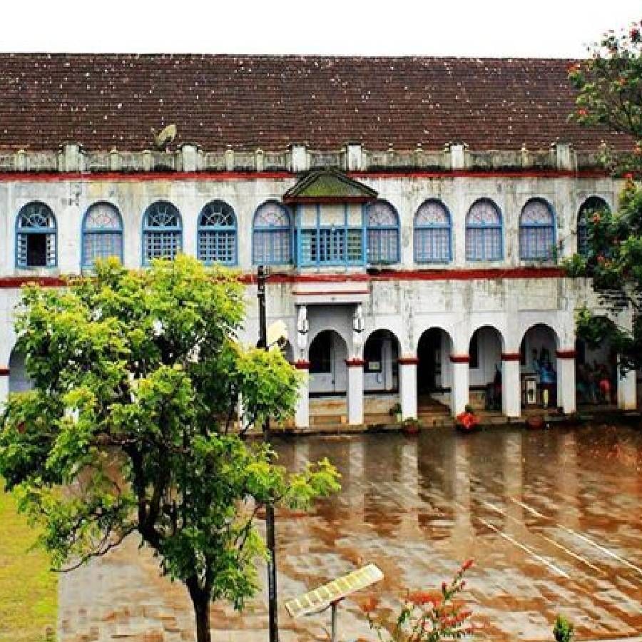 ಮಡಿಕೇರಿ ಕೋಟೆ: ಮುದ್ದುರಾಜ ಅವರ ಕೋಟೆ ಮಡಿಕೇರಿಯಲ್ಲಿ ನೋಡಬಹುದಾದ ಇನ್ನೊಂದು ಉತ್ತಮ ಸ್ಥಳವಾಗಿದೆ. ಆಮೆ ಶಿಲ್ಪ, ವಸ್ತುಸಂಗ್ರಹಾಲಯ ಮತ್ತು ಅದರ ಆವರಣದಲ್ಲಿ ಚರ್ಚ್ ಅನ್ನು ಕಾಣಬಹುದಾಗಿದೆ. 
