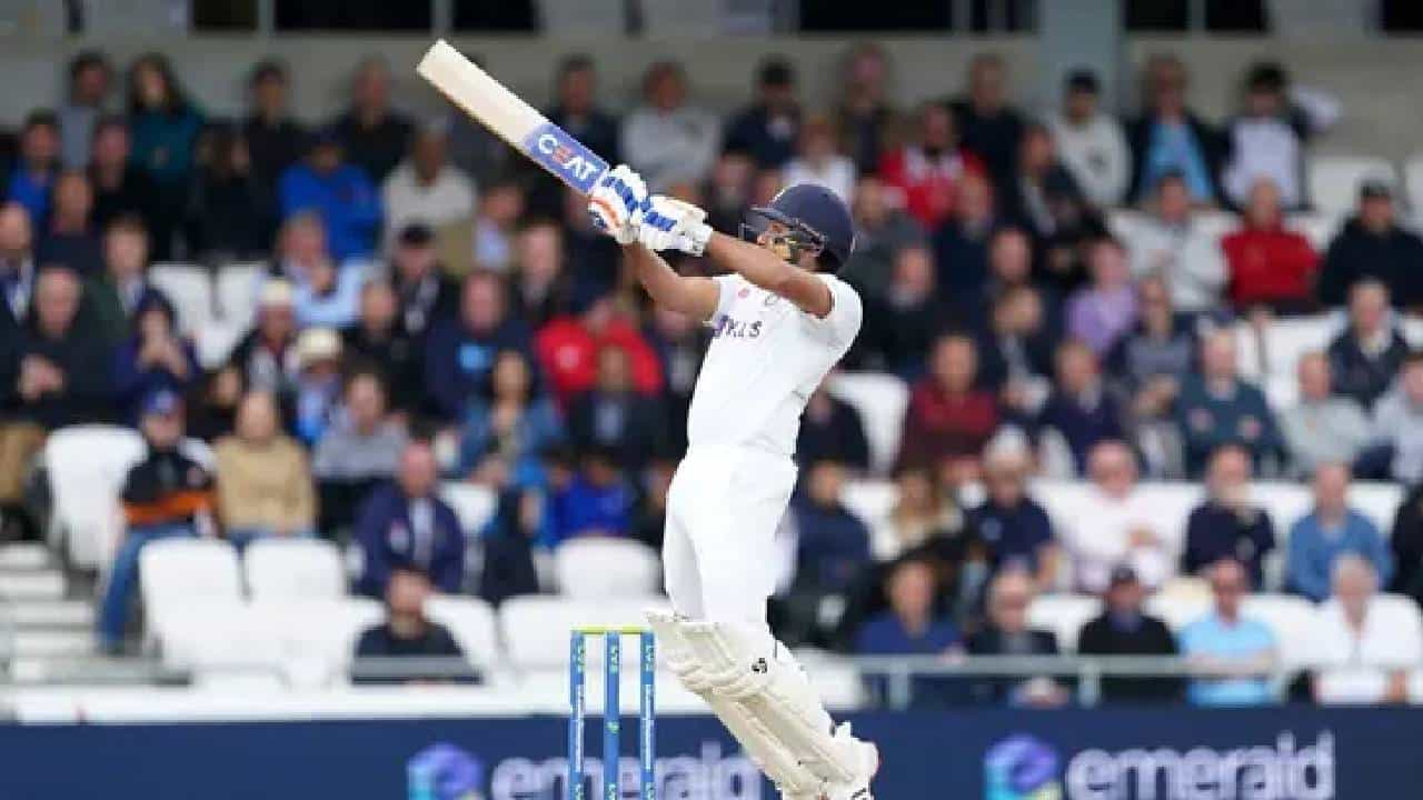 Rohit Sharma: ರೋಹಿತ್ ಶರ್ಮಾ ಸಿಕ್ಸ್ಗೆ ಆಸ್ಪತ್ರೆ ಸೇರಿದ ಅಭಿಮಾನಿ Rohit Sharma: ರೋಹಿತ್ ಶರ್ಮಾ ಸಿಕ್ಸ್ಗೆ ಆಸ್ಪತ್ರೆ ಸೇರಿದ ಅಭಿಮಾನಿ