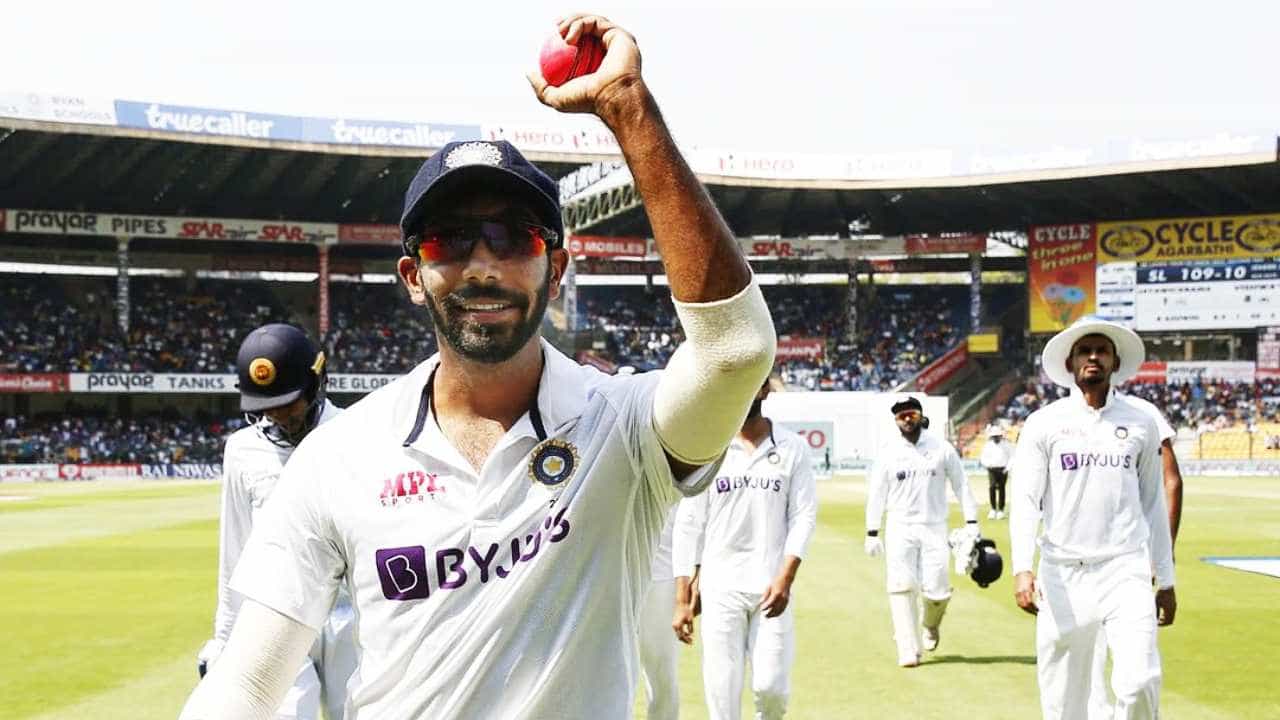 Jasprit Bumrah: 5 ವಿಕೆಟ್ ಉರುಳಿಸಿ ವಿಶೇಷ ಸಾಧಕರ ಪಟ್ಟಿಗೆ ಸೇರಿದ ಜಸ್ಪ್ರೀತ್ ಬುಮ್ರಾ Jasprit Bumrah: 5 ವಿಕೆಟ್ ಉರುಳಿಸಿ ವಿಶೇಷ ಸಾಧಕರ ಪಟ್ಟಿಗೆ ಸೇರಿದ ಜಸ್ಪ್ರೀತ್ ಬುಮ್ರಾ