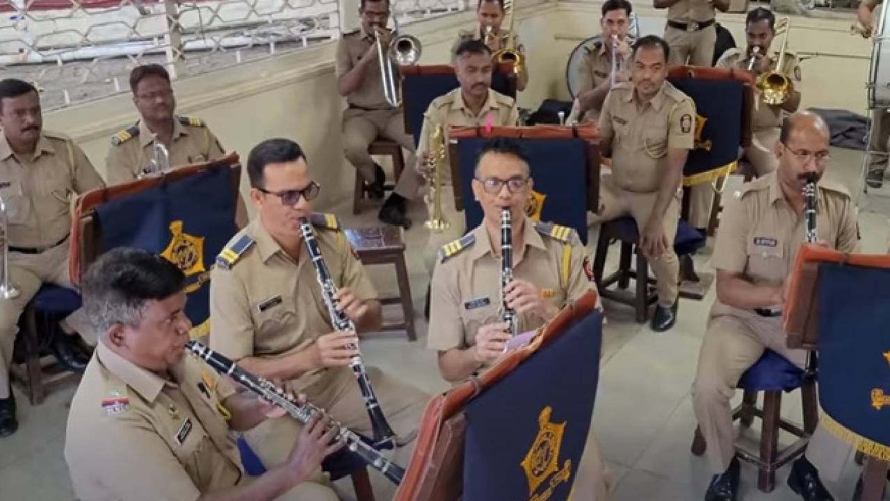 ಬ್ಯಾಂಡ್ನಲ್ಲಿ ಶ್ರೀವಲ್ಲಿ ಹಾಡನ್ನು ನುಡಿಸಿದ ಮುಂಬೈ ಪೊಲೀಸರು: ವಿಡಿಯೋ ವೈರಲ್