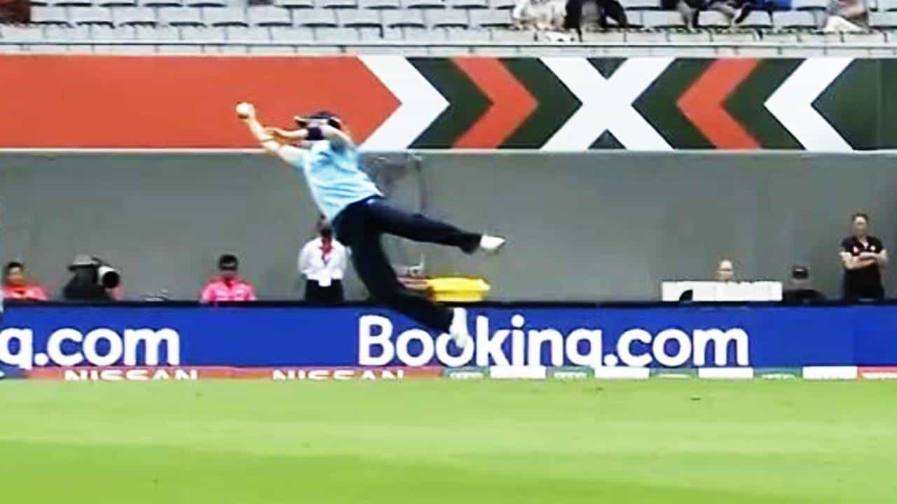 Women's World Cup 2022: ಪ್ರೇಕ್ಷಕರು ಮೂಕವಿಸ್ಮಿತ: ಮಿಂಚಿನ ವೇಗದಲ್ಲಿ ಅದ್ಭುತ ಕ್ಯಾಚ್