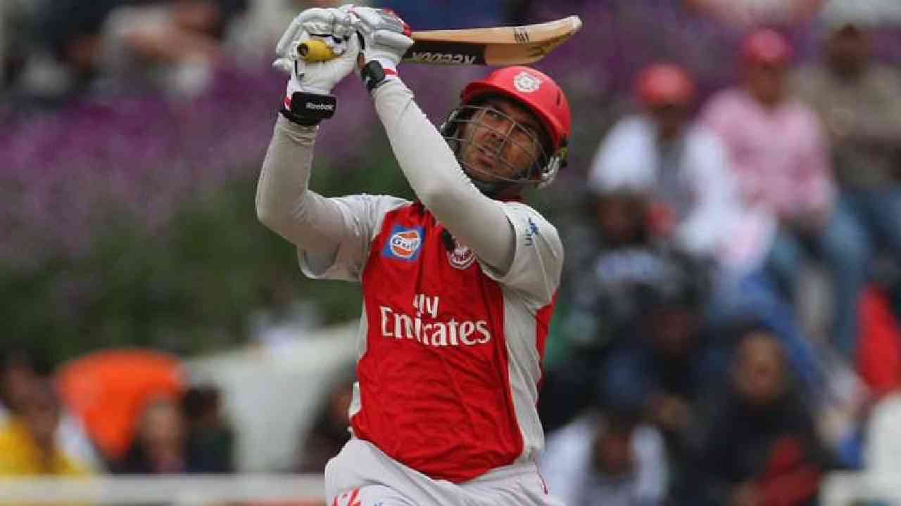 6- ಯುವರಾಜ್ ಸಿಂಗ್ (KXIP- 2009)- 119 ಮೀಟರ್