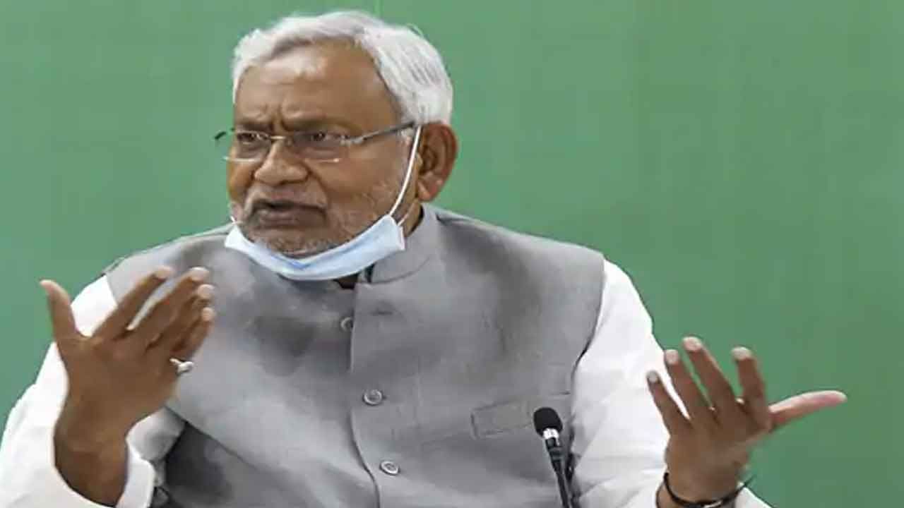 Nitish Kumar ಬಿಹಾರ ಸಿಎಂ ನಿತೀಶ್ ಕುಮಾರ್ ಮೇಲೆ ಹಲ್ಲೆಗೆ ಯತ್ನಿಸಿದ ವ್ಯಕ್ತಿ ಪೊಲೀಸರ ವಶಕ್ಕೆ