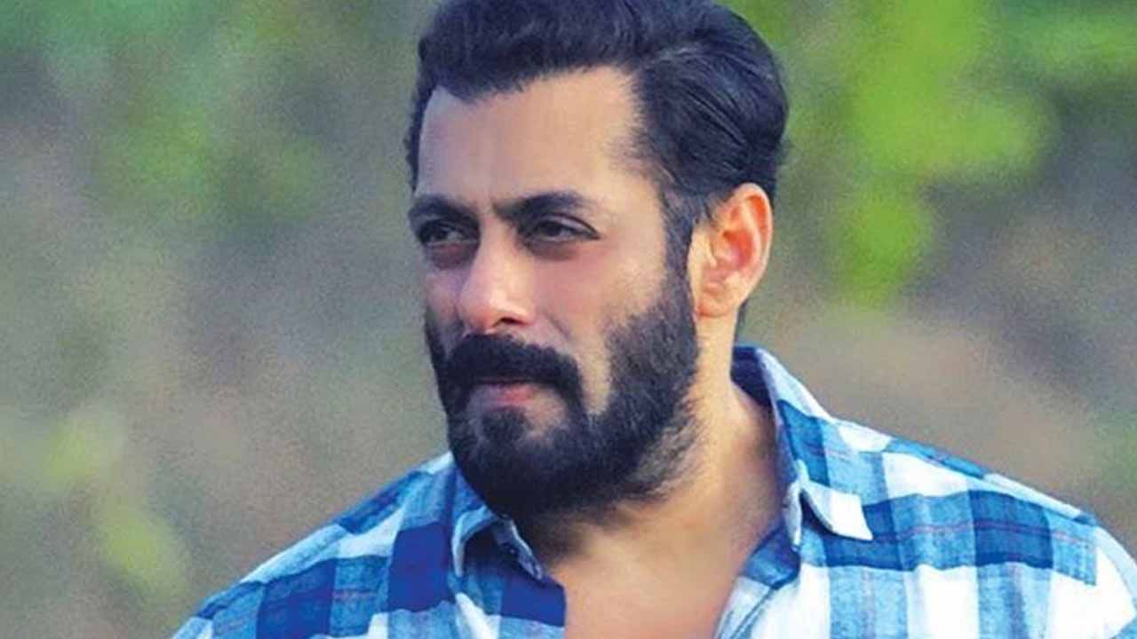 Salman Khan: ಪಂಜಾಬಿ ಗಾಯಕ ಸಿಧು ಮೂಸೆ ವಾಲಾ ಹತ್ಯೆ ಬೆನ್ನಲ್ಲೇ ಸಲ್ಮಾನ್ ಖಾನ್ ಭದ್ರತೆ ಹೆಚ್ಚಳ Salman Khan: ಪಂಜಾಬಿ ಗಾಯಕ ಸಿಧು ಮೂಸೆ ವಾಲಾ ಹತ್ಯೆ ಬೆನ್ನಲ್ಲೇ ಸಲ್ಮಾನ್ ಖಾನ್ ಭದ್ರತೆ ಹೆಚ್ಚಳ
