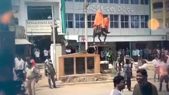 Video: ಛತ್ರಪತಿ ಶಿವಾಜಿ ಪ್ರತಿಮೆ ವಿಚಾರವಾಗಿ ಸಂಘರ್ಷ; ತೆಲಂಗಾಣದ ಗಡಿ ಪಟ್ಟಣವೊಂದರಲ್ಲಿ ಸೆಕ್ಷನ್​ 144 ಜಾರಿ