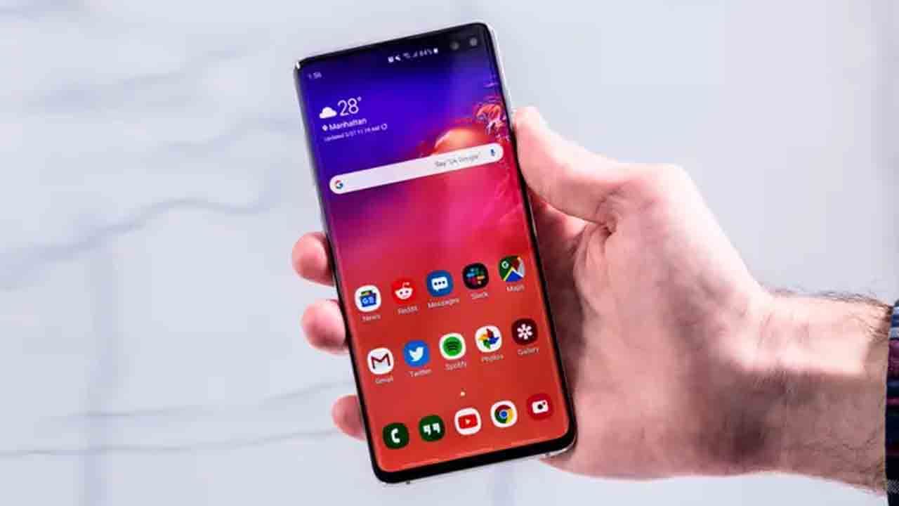 Smartphone Tips: ಹೊಸ ಸ್ಮಾರ್ಟ್ಫೋನ್ ಖರೀದಿಸುವಾಗ ತಪ್ಪಿಯೂ ಹೀಗೆ ಮಾಡಬೇಡಿ Smartphone Tips: ಹೊಸ ಸ್ಮಾರ್ಟ್ಫೋನ್ ಖರೀದಿಸುವಾಗ ತಪ್ಪಿಯೂ ಹೀಗೆ ಮಾಡಬೇಡಿ