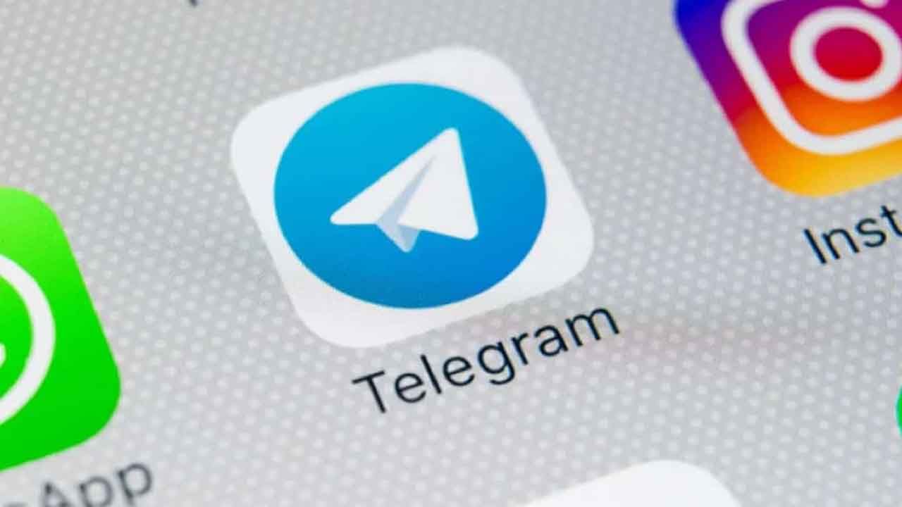 Telegram Update: ವಾಟ್ಸ್ಆ್ಯಪ್ನಲ್ಲಿರದ ಮತ್ತೊಂದು ಅಚ್ಚರಿ ಫೀಚರ್ ಪರಿಚಯಿಸಿದ ಟೆಲಿಗ್ರಾಮ್ Telegram Update: ವಾಟ್ಸ್ಆ್ಯಪ್ನಲ್ಲಿರದ ಮತ್ತೊಂದು ಅಚ್ಚರಿ ಫೀಚರ್ ಪರಿಚಯಿಸಿದ ಟೆಲಿಗ್ರಾಮ್