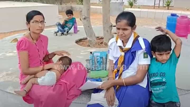 ಹಸಿಗೂಸಿನೊಂದಿಗೆ ಪರೀಕ್ಷಾ ಕೇಂದ್ರಕ್ಕೆ ಬಂದ ಮಹಿಳೆಗೆ ನೆರವಾಗಿದ್ದು ಒಬ್ಬ ಮಮತಾಮಯಿ ಆರೋಗ್ಯ ಕಾರ್ಯಕರ್ತೆ! ಹಸಿಗೂಸಿನೊಂದಿಗೆ ಪರೀಕ್ಷಾ ಕೇಂದ್ರಕ್ಕೆ ಬಂದ ಮಹಿಳೆಗೆ ನೆರವಾಗಿದ್ದು ಒಬ್ಬ ಮಮತಾಮಯಿ ಆರೋಗ್ಯ ಕಾರ್ಯಕರ್ತೆ!