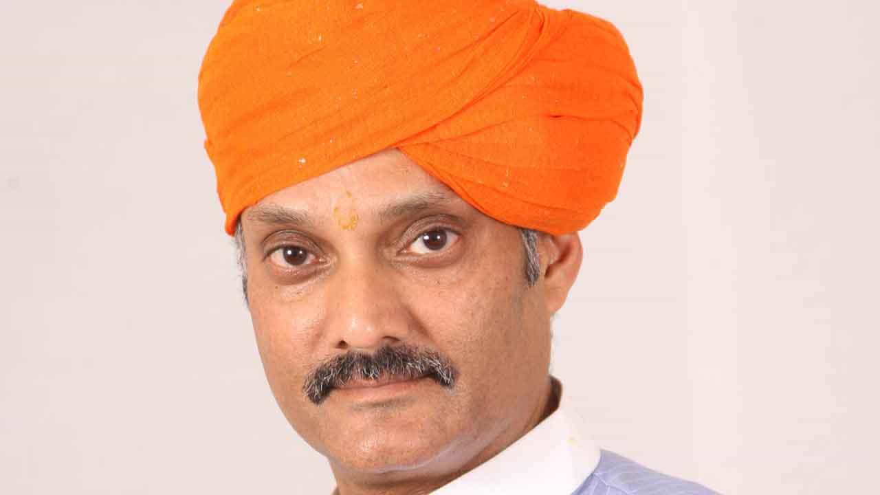 ಮಾಜಿ ಸಚಿವ ಕರಣ್ ಸಿಂಗ್ ಪುತ್ರ ವಿಕ್ರಮಾದಿತ್ಯ ಸಿಂಗ್ ಕಾಂಗ್ರೆಸ್ ಪಕ್ಷಕ್ಕೆ ರಾಜೀನಾಮೆ ಮಾಜಿ ಸಚಿವ ಕರಣ್ ಸಿಂಗ್ ಪುತ್ರ ವಿಕ್ರಮಾದಿತ್ಯ ಸಿಂಗ್ ಕಾಂಗ್ರೆಸ್ ಪಕ್ಷಕ್ಕೆ ರಾಜೀನಾಮೆ