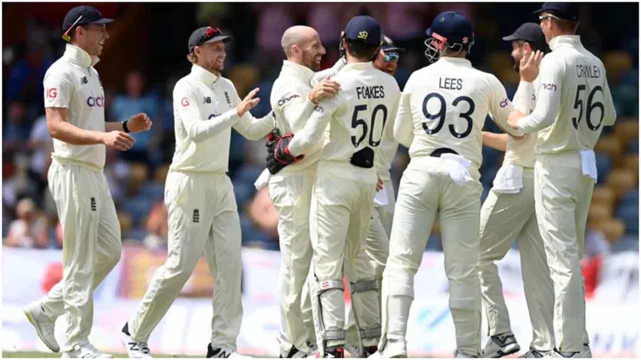 WI vs ENG: ಬರೋಬ್ಬರಿ 419 ಎಸೆತ, 27 ಮೇಡನ್ ಓವರ್! 49 ವರ್ಷಗಳ ಹಳೆದ ದಾಖಲೆ ಮುರಿದ ಆಂಗ್ಲ ಸ್ಪಿನ್ನರ್ WI vs ENG: ಬರೋಬ್ಬರಿ 419 ಎಸೆತ, 27 ಮೇಡನ್ ಓವರ್! 49 ವರ್ಷಗಳ ಹಳೆದ ದಾಖಲೆ ಮುರಿದ ಆಂಗ್ಲ ಸ್ಪಿನ್ನರ್