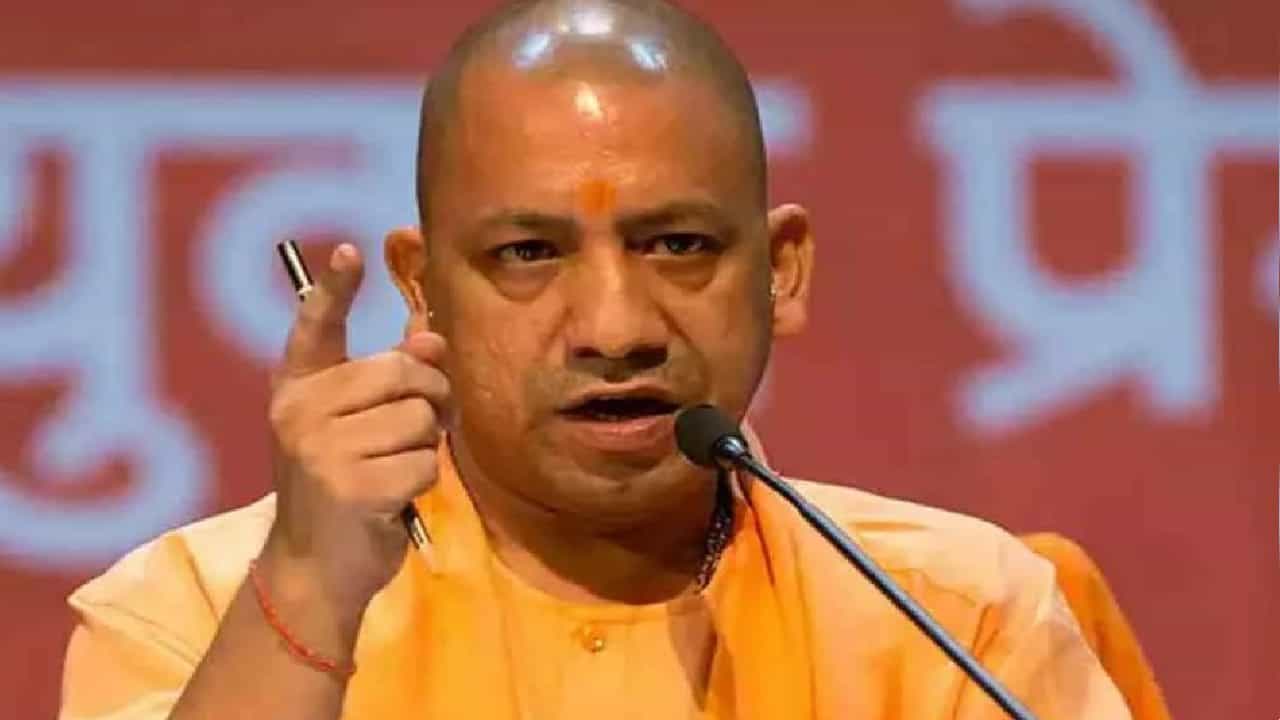 3 ವರ್ಷದ ನಂತರ ಮತ್ತೂ ಎತ್ತರಕ್ಕೆ ಏರಲಿದ್ದಾರಾ ಯೋಗಿ ಆದಿತ್ಯನಾಥ್? ಮುಖ್ಯಮಂತ್ರಿ ಪ್ರಮಾಣ ವಚನ ಮುಹೂರ್ತ ಏನೆನ್ನುತ್ತದೆ? 3 ವರ್ಷದ ನಂತರ ಮತ್ತೂ ಎತ್ತರಕ್ಕೆ ಏರಲಿದ್ದಾರಾ ಯೋಗಿ ಆದಿತ್ಯನಾಥ್? ಮುಖ್ಯಮಂತ್ರಿ ಪ್ರಮಾಣ ವಚನ ಮುಹೂರ್ತ ಏನೆನ್ನುತ್ತದೆ?