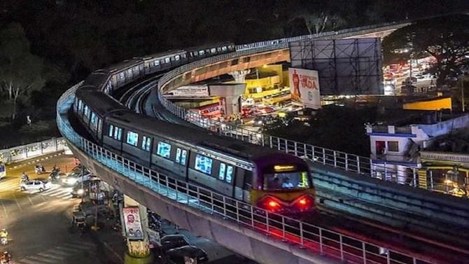 ನಮ್ಮ ಮೆಟ್ರೋ ಸಂಚಾರ ವ್ಯತ್ಯಯ; ಎಂ.ಜಿ.ರಸ್ತೆಯಿಂದ ಬೈಯಪ್ಪನಹಳ್ಳಿವರೆಗೂ ಸಂಚಾರ ತಾತ್ಕಾಲಿಕ ಸ್ಥಗಿತ ನಮ್ಮ ಮೆಟ್ರೋ ಸಂಚಾರ ವ್ಯತ್ಯಯ; ಎಂ.ಜಿ.ರಸ್ತೆಯಿಂದ ಬೈಯಪ್ಪನಹಳ್ಳಿವರೆಗೂ ಸಂಚಾರ ತಾತ್ಕಾಲಿಕ ಸ್ಥಗಿತ