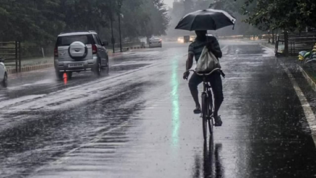 Karnataka Rain: ಕರ್ನಾಟಕದ ಕರಾವಳಿಯಲ್ಲಿ ಇಂದಿನಿಂದ 3 ದಿನ ಗುಡುಗು ಸಹಿತ ಮಳೆ; ಬೆಂಗಳೂರಿನಲ್ಲೂ ವರುಣನ ಆರ್ಭಟ Karnataka Rain: ಕರ್ನಾಟಕದ ಕರಾವಳಿಯಲ್ಲಿ ಇಂದಿನಿಂದ 3 ದಿನ ಗುಡುಗು ಸಹಿತ ಮಳೆ; ಬೆಂಗಳೂರಿನಲ್ಲೂ ವರುಣನ ಆರ್ಭಟ