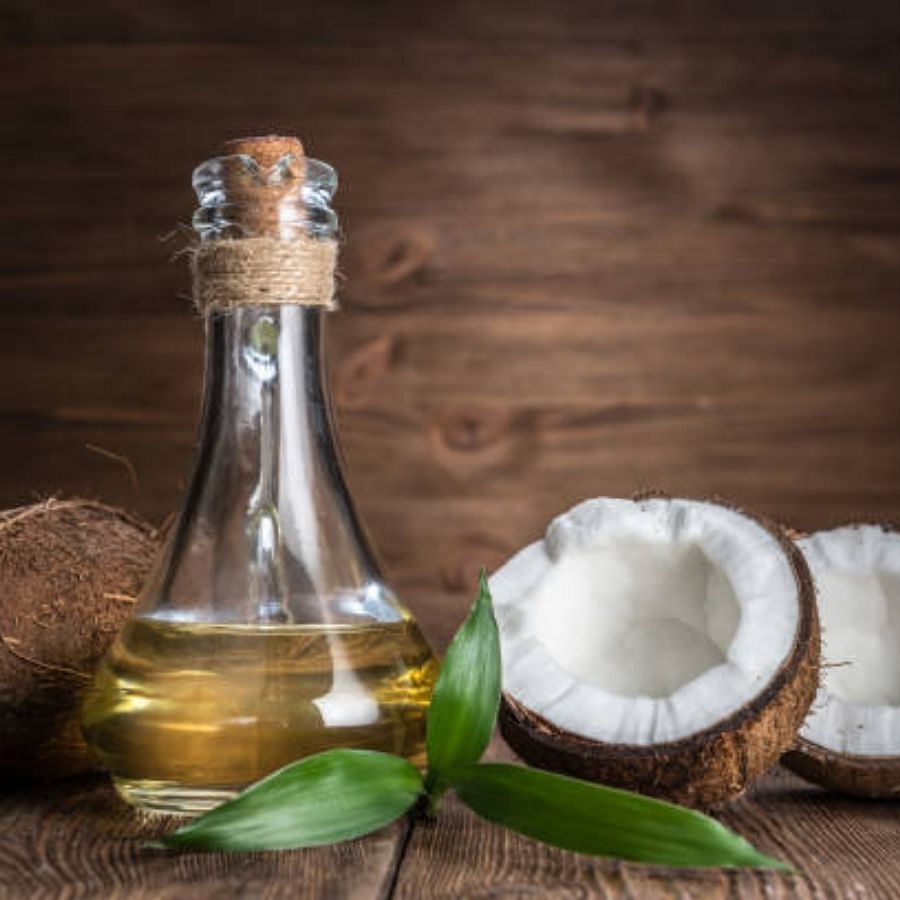 Coconut Oil: ಚರ್ಮದ ಕಾಂತಿಗೆ ತೆಂಗಿನ ಎಣ್ಣೆ ಸಹಕಾರಿಯಾಗಿದೆಯೇ..! ಇಲ್ಲಿದೆ ಮಾಹಿತಿ