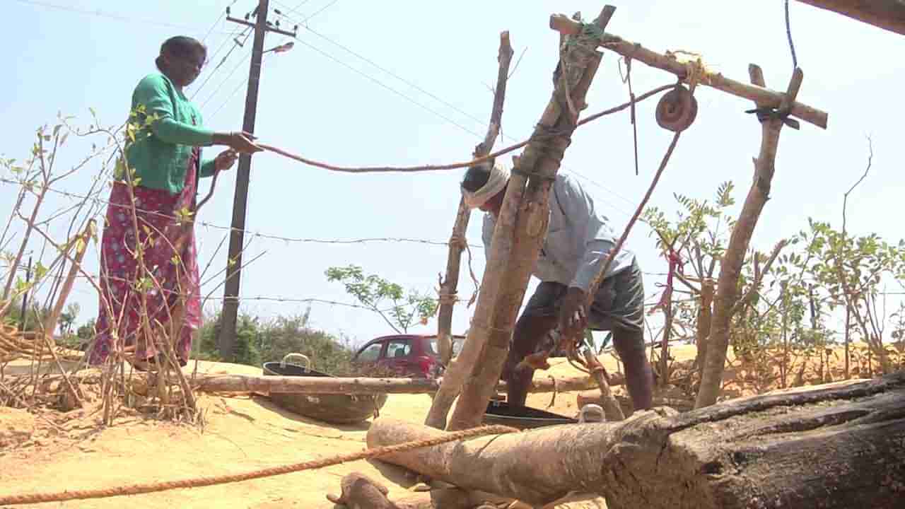 ಇದು ಒಂದು ಬಾವಿಯ ಕಥೆ; ನೀರು ಕೊಡಲು ತಾತ್ಸಾರ, ಅವಮಾನ.. ಕೂಲಿ ಕೆಲಸ ಮಾಡಿಕೊಂಡು ಬಂದು ಬಾವಿ ತೋಡಿದ ದಂಪತಿ