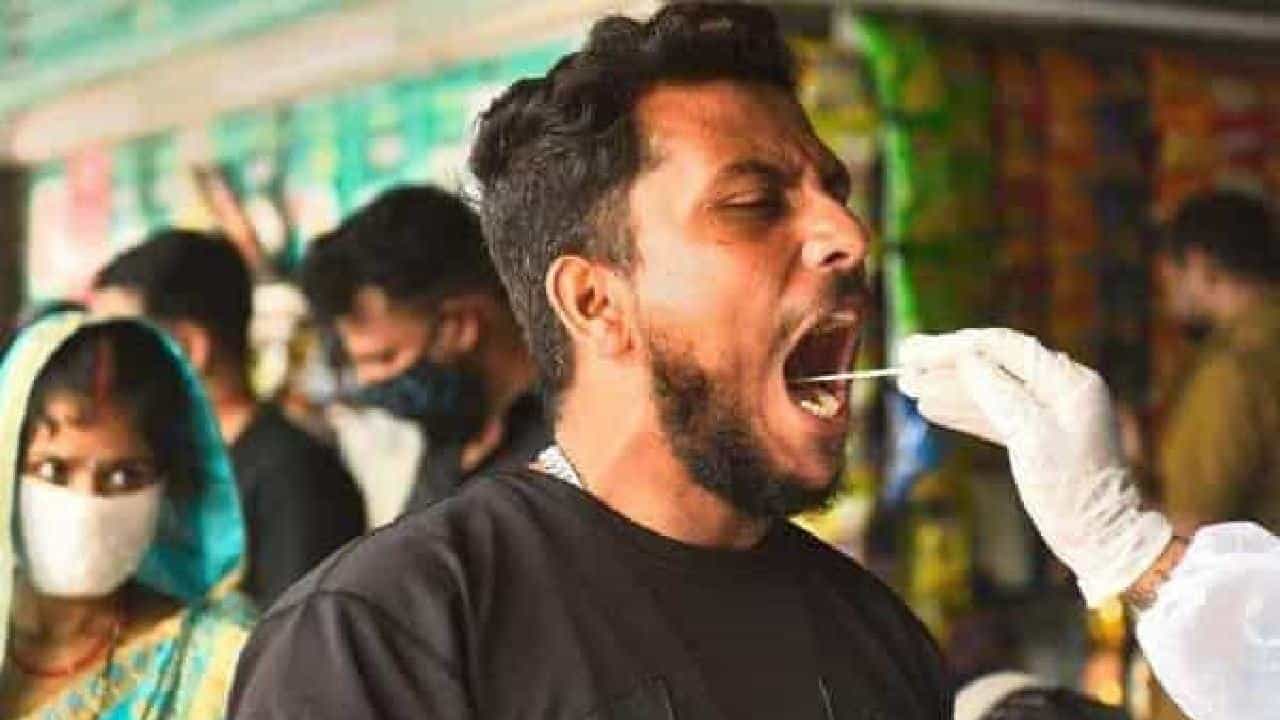 ದೇಶದಲ್ಲಿ ನಿನ್ನೆಗಿಂತಲೂ ಇಂದು ಹೆಚ್ಚು ಕೊರೊನಾ ಪ್ರಕರಣಗಳು ದಾಖಲು; 55 ಮಂದಿ ಸಾವು, ಸಕ್ರಿಯ ಕೇಸ್​​ಗಳು 19,719