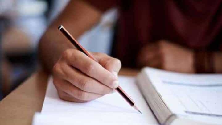 Exam Preparation: ಪರೀಕ್ಷೆಗೆ ತಯಾರಿ ನಡೆಸುವುದು ಹೇಗೆ ಗೊತ್ತಾ..! ಇಲ್ಲಿದೆ ನೋಡಿ ಸರಳ ವಿಧಾನ Exam Preparation: ಪರೀಕ್ಷೆಗೆ ತಯಾರಿ ನಡೆಸುವುದು ಹೇಗೆ ಗೊತ್ತಾ..! ಇಲ್ಲಿದೆ ನೋಡಿ ಸರಳ ವಿಧಾನ