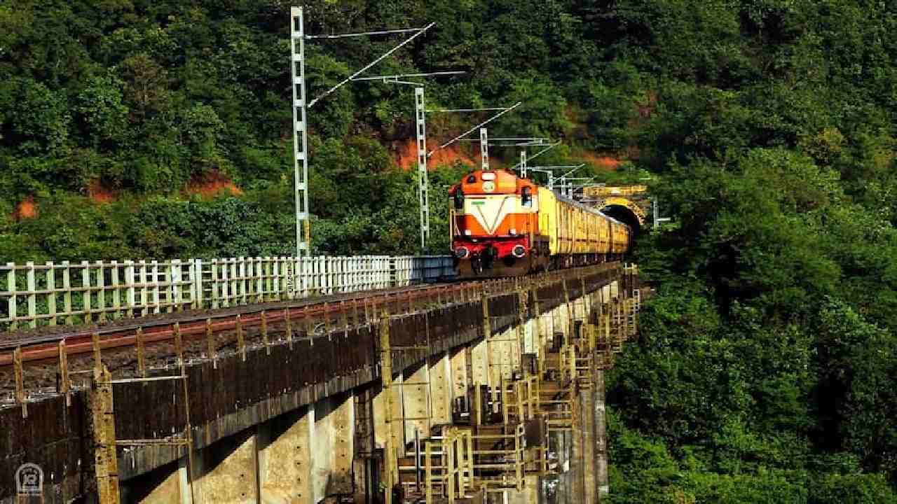 Indian Railways: ಭಾರತೀಯ ರೈಲ್ವೆ ಇಲಾಖೆಯಿಂದ ವಿವಿಧ ರಾಜ್ಯಗಳ 240 ರೈಲುಗಳ ಸಂಚಾರ ರದ್ದು Indian Railways: ಭಾರತೀಯ ರೈಲ್ವೆ ಇಲಾಖೆಯಿಂದ ವಿವಿಧ ರಾಜ್ಯಗಳ 240 ರೈಲುಗಳ ಸಂಚಾರ ರದ್ದು