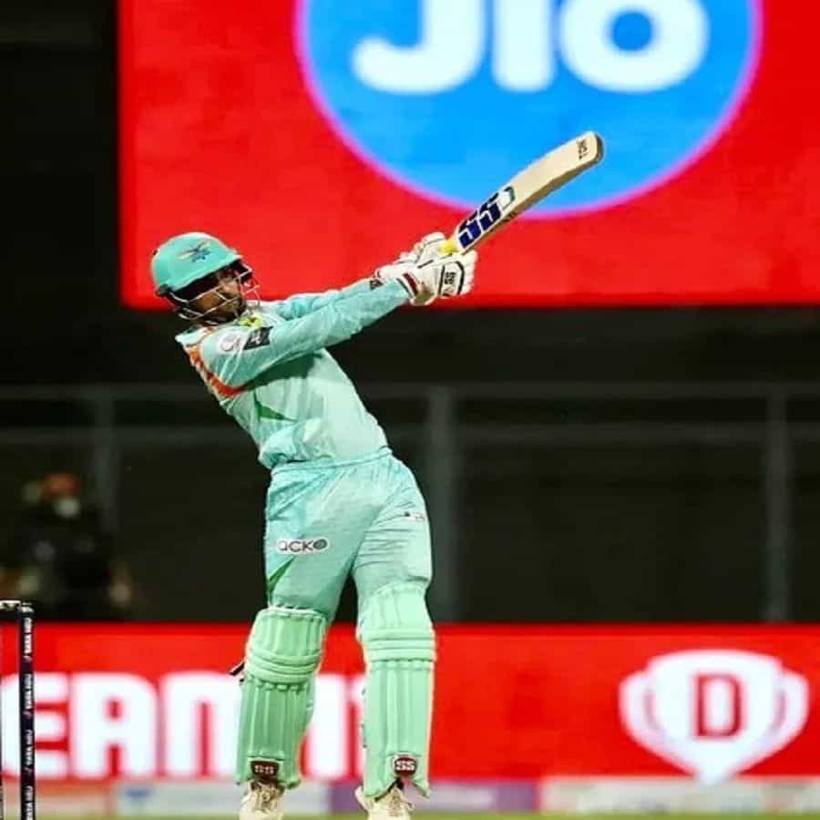 ಐಪಿಎಲ್ 2022 ರಲ್ಲಿ ನಾವು ಇಲ್ಲಿಯವರೆಗೆ ಸಾಕಷ್ಟು ಬಿರುಗಾಳಿ ಬ್ಯಾಟಿಂಗ್ ನೋಡಿದ್ದೇವೆ. ಓಡಿನ್ ಸ್ಮಿತ್ ತಮ್ಮ ಪವರ್ ಹಿಟ್ಟಿಂಗ್, ಸಂಜು ಸ್ಯಾಮ್ಸನ್ ಅವರ ಅದ್ಭುತ ಬ್ಯಾಟಿಂಗ್ ಮತ್ತು ದೀಪಕ್ ಹೂಡಾ ಅವರ ವೇಗದ ಹೊಡೆತಗಳಿಂದ ಅಭಿಮಾನಿಗಳ ಹೃದಯ ಗೆದ್ದಿದ್ದಾರೆ. ಆದಾಗ್ಯೂ, ಲೀಗ್ನ ಮೊದಲ ಪಂದ್ಯದಲ್ಲಿ ಖಾತೆ ತೆರೆಯಲು ವಿಫಲರಾದ ಕೆಲವು ಆಟಗಾರರೂ ಇದ್ದರು.