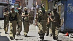 Jammu Kashmir: ಕಾಶ್ಮೀರದಲ್ಲಿ ಕಾರ್ಮಿಕರ ಮೇಲೆ ಗ್ರೆನೇಡ್ ದಾಳಿ; ಇಬ್ಬರಿಗೆ ಗಾಯ
