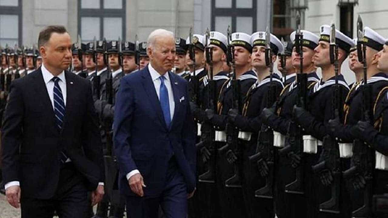 Russia-Ukraine War: ಉಕ್ರೇನ್ ರಕ್ಷಣಾ, ವಿದೇಶಾಂಗ ಸಚಿವರನ್ನು ಭೇಟಿಯಾದ ಅಮೆರಿಕ ಅಧ್ಯಕ್ಷ ಜೋ ಬಿಡೆನ್ Russia-Ukraine War: ಉಕ್ರೇನ್ ರಕ್ಷಣಾ, ವಿದೇಶಾಂಗ ಸಚಿವರನ್ನು ಭೇಟಿಯಾದ ಅಮೆರಿಕ ಅಧ್ಯಕ್ಷ ಜೋ ಬಿಡೆನ್