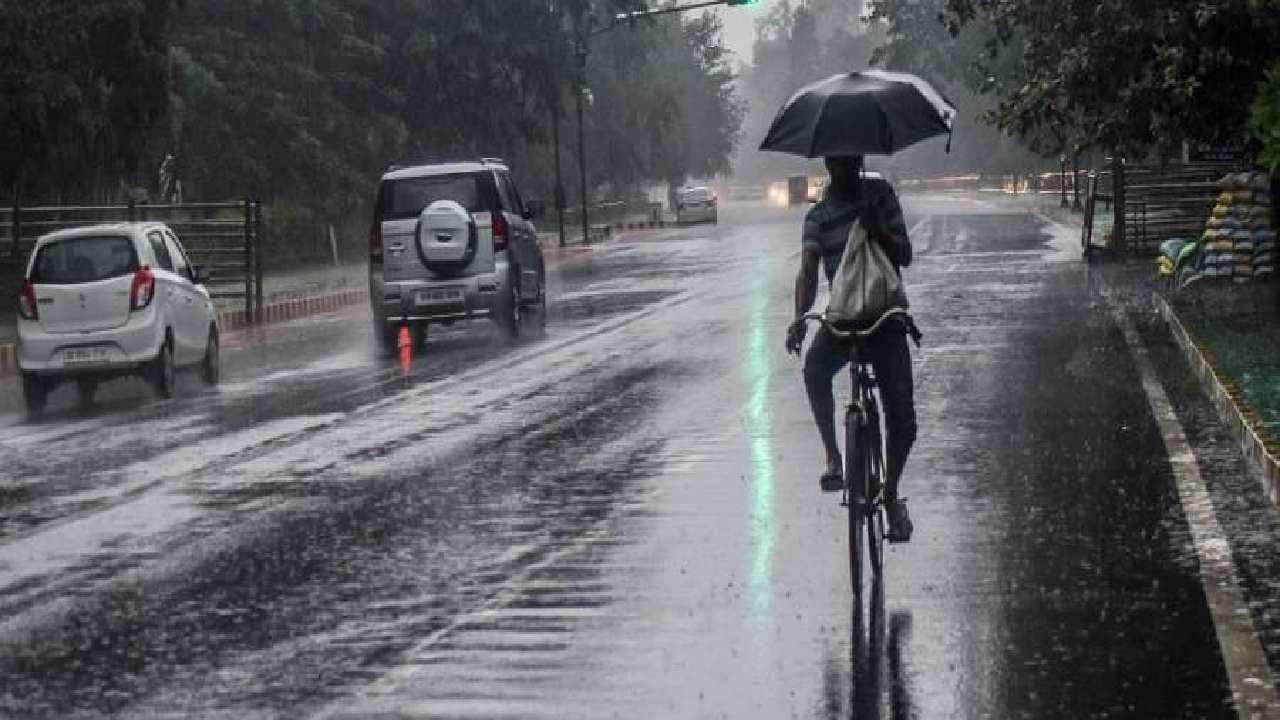 Karnataka Rain: ಕರ್ನಾಟಕದ ಕರಾವಳಿ, ಮಲೆನಾಡಿನಲ್ಲಿ ಇನ್ನೆರಡು ದಿನ ಗುಡುಗು ಸಹಿತ ಮಳೆ Karnataka Rain: ಕರ್ನಾಟಕದ ಕರಾವಳಿ, ಮಲೆನಾಡಿನಲ್ಲಿ ಇನ್ನೆರಡು ದಿನ ಗುಡುಗು ಸಹಿತ ಮಳೆ
