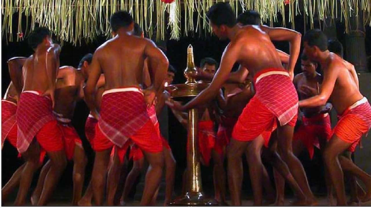 ಸೊಸೆ ಮುಸ್ಲಿಂ ಧರ್ಮದವಳೆಂಬ ಕಾರಣಕ್ಕೆ ಪೂರಕ್ಕಲಿ ಕಲಾವಿದನಿಗೆ ನಿಷೇಧ ಹೇರಿದ ದೇವಸ್ಥಾನ