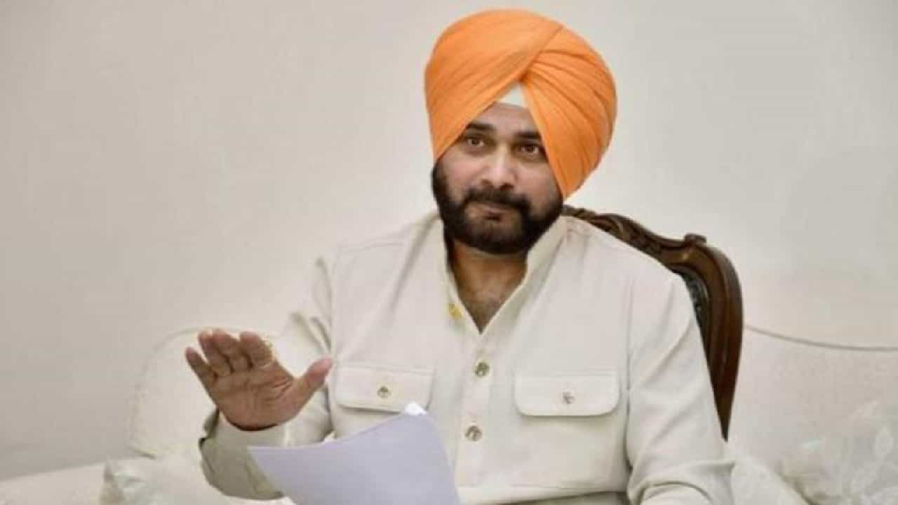 Punjab Election Results: ಪಂಜಾಬ್ನಲ್ಲಿ ಕಾಂಗ್ರೆಸ್ಗೆ ಹೀನಾಯ ಸೋಲು; ನವಜೋತ್ ಸಿಂಗ್ ಸಿಧು ರಾಜೀನಾಮೆ ಸಾಧ್ಯತೆ Punjab Election Results: ಪಂಜಾಬ್ನಲ್ಲಿ ಕಾಂಗ್ರೆಸ್ಗೆ ಹೀನಾಯ ಸೋಲು; ನವಜೋತ್ ಸಿಂಗ್ ಸಿಧು ರಾಜೀನಾಮೆ ಸಾಧ್ಯತೆ