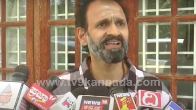 ರಾಜ್ಕುಮಾರ್ ಹುಟ್ಟಿದ ಗಾಜನೂರಿನಲ್ಲೇ ಸಿನಿಮಾ ಮುಹೂರ್ತ; ಪ್ರಮುಖ ಪಾತ್ರದಲ್ಲಿ ರಾಘಣ್ಣ ರಾಜ್ಕುಮಾರ್ ಹುಟ್ಟಿದ ಗಾಜನೂರಿನಲ್ಲೇ ಸಿನಿಮಾ ಮುಹೂರ್ತ; ಪ್ರಮುಖ ಪಾತ್ರದಲ್ಲಿ ರಾಘಣ್ಣ