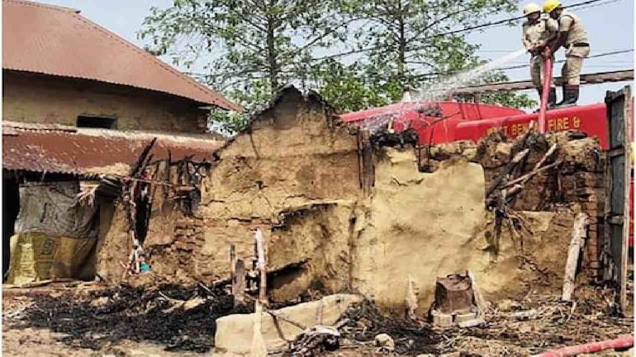 Birbhum Violence: ಇಬ್ಬರು ಶೇಖ್ಗಳ ನಡುವಿನ ಹಗೆತನ ಬಂಗಾಳದ ಬೊಗ್ಟುಯಿ ಗ್ರಾಮದ ಹತ್ಯಾಕಾಂಡಕ್ಕೆ ಹೇಗೆ ಕಾರಣವಾಯಿತು ಗೊತ್ತಾ? Birbhum Violence: ಇಬ್ಬರು ಶೇಖ್ಗಳ ನಡುವಿನ ಹಗೆತನ ಬಂಗಾಳದ ಬೊಗ್ಟುಯಿ ಗ್ರಾಮದ ಹತ್ಯಾಕಾಂಡಕ್ಕೆ ಹೇಗೆ ಕಾರಣವಾಯಿತು ಗೊತ್ತಾ?