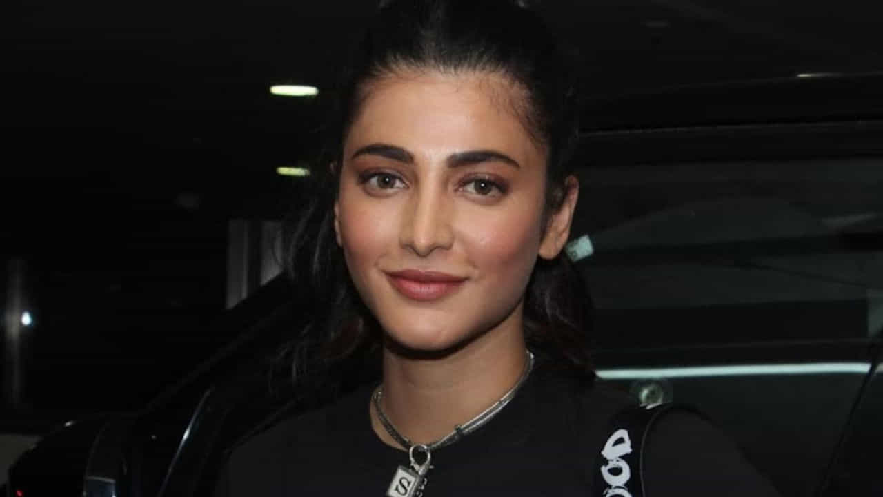 Shruti Haasan: ‘ಮುಂಬೈಯನ್ನೇ ವಿಶ್ವದ ಕೇಂದ್ರ ಸ್ಥಾನ ಎಂದು ಹಲವರು ನಂಬಿದ್ದಾರೆ; ಆದರೆ..’; ಹಿಂದಿ ಚಿತ್ರರಂಗದ ಬಗ್ಗೆ ಶೃತಿ ಹಾಸನ್ ಮಾತು Shruti Haasan: ‘ಮುಂಬೈಯನ್ನೇ ವಿಶ್ವದ ಕೇಂದ್ರ ಸ್ಥಾನ ಎಂದು ಹಲವರು ನಂಬಿದ್ದಾರೆ; ಆದರೆ..’; ಹಿಂದಿ ಚಿತ್ರರಂಗದ ಬಗ್ಗೆ ಶೃತಿ ಹಾಸನ್ ಮಾತು
