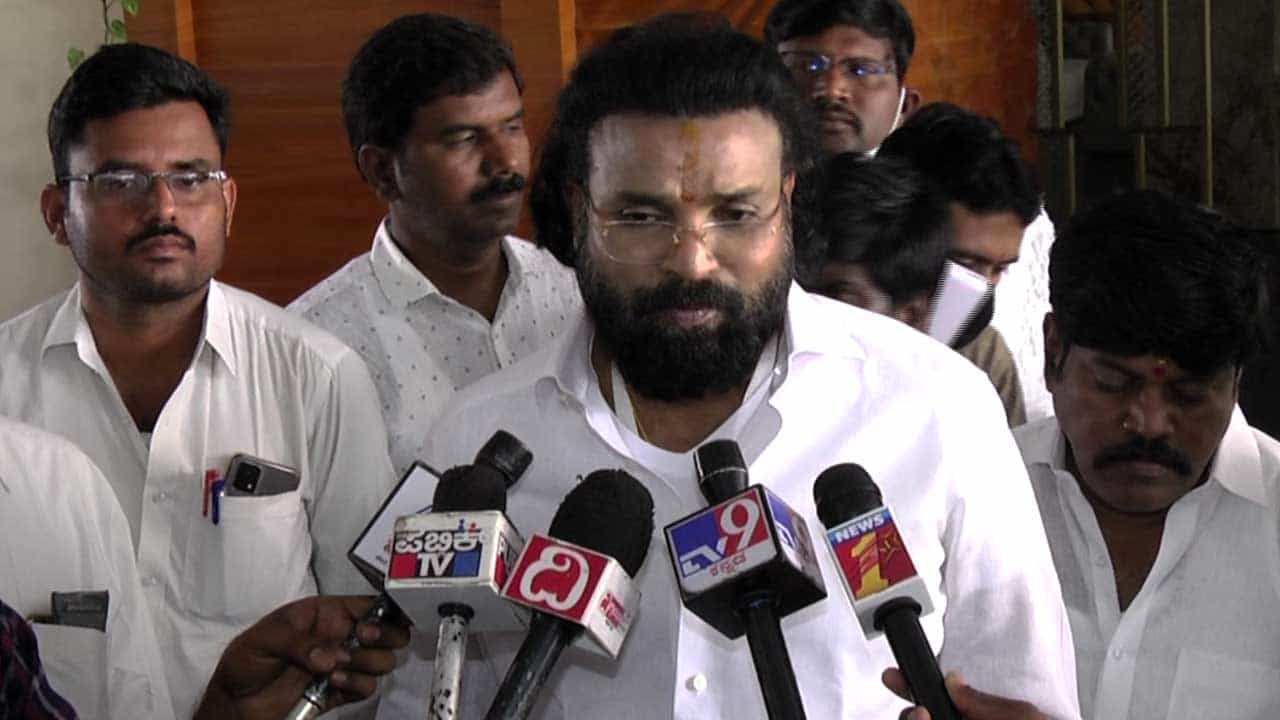 ಸಿದ್ದರಾಮಯ್ಯ ಪರಿಸ್ಥಿತಿ ತುಘಲಕ್ ರೀತಿ ಆಗಿದೆ; ಬಳ್ಳಾರಿಯಲ್ಲಿ ಸಚಿವ ಶ್ರೀರಾಮುಲು ಹೇಳಿಕೆ ಸಿದ್ದರಾಮಯ್ಯ ಪರಿಸ್ಥಿತಿ ತುಘಲಕ್ ರೀತಿ ಆಗಿದೆ; ಬಳ್ಳಾರಿಯಲ್ಲಿ ಸಚಿವ ಶ್ರೀರಾಮುಲು ಹೇಳಿಕೆ