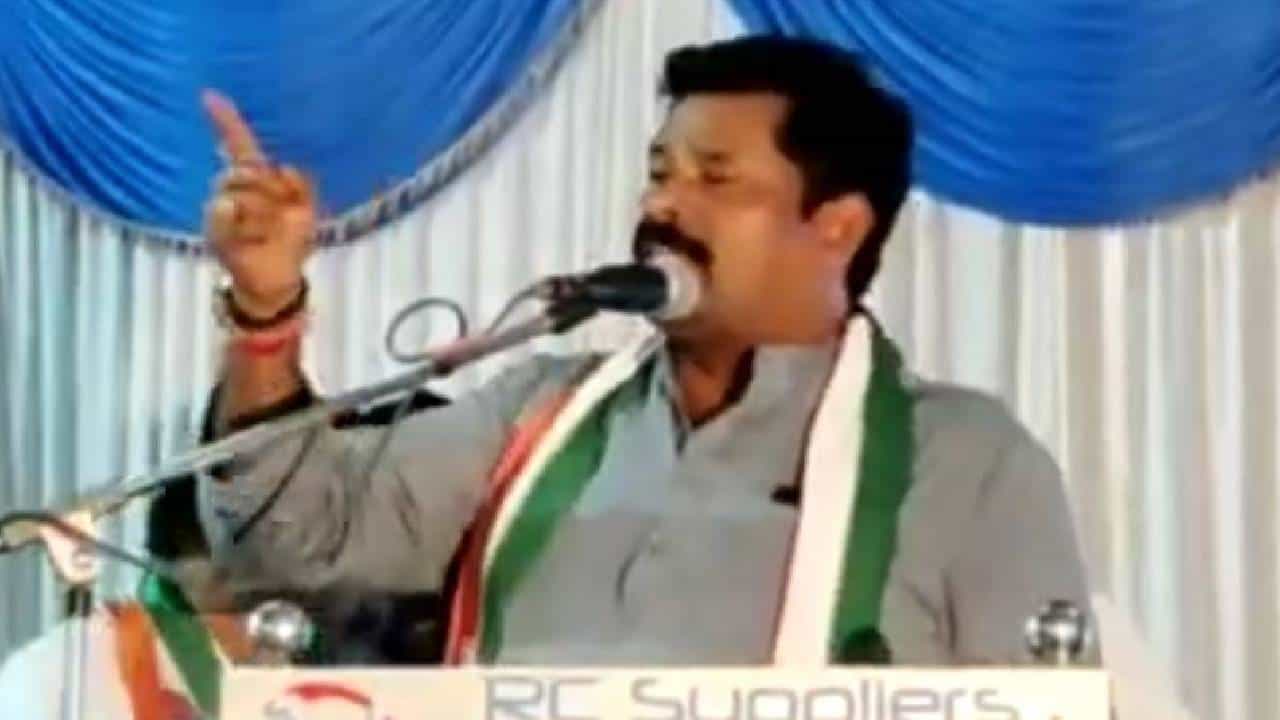 ಭಯೋತ್ಪಾದಕರ ಹೆಸರಲ್ಲಿ ಸೈನಿಕರನ್ನ ಕೊಂದಿದ್ದು ಬಿಜೆಪಿ ಎಂದು ವಿವಾದಾತ್ಮಕ ಹೇಳಿಕೆ ನೀಡಿದ; ಮಾಜಿ ಸಚಿವ ಶಿವರಾಜ್ ತಂಗಡಗಿ ಭಯೋತ್ಪಾದಕರ ಹೆಸರಲ್ಲಿ ಸೈನಿಕರನ್ನ ಕೊಂದಿದ್ದು ಬಿಜೆಪಿ ಎಂದು ವಿವಾದಾತ್ಮಕ ಹೇಳಿಕೆ ನೀಡಿದ; ಮಾಜಿ ಸಚಿವ ಶಿವರಾಜ್ ತಂಗಡಗಿ