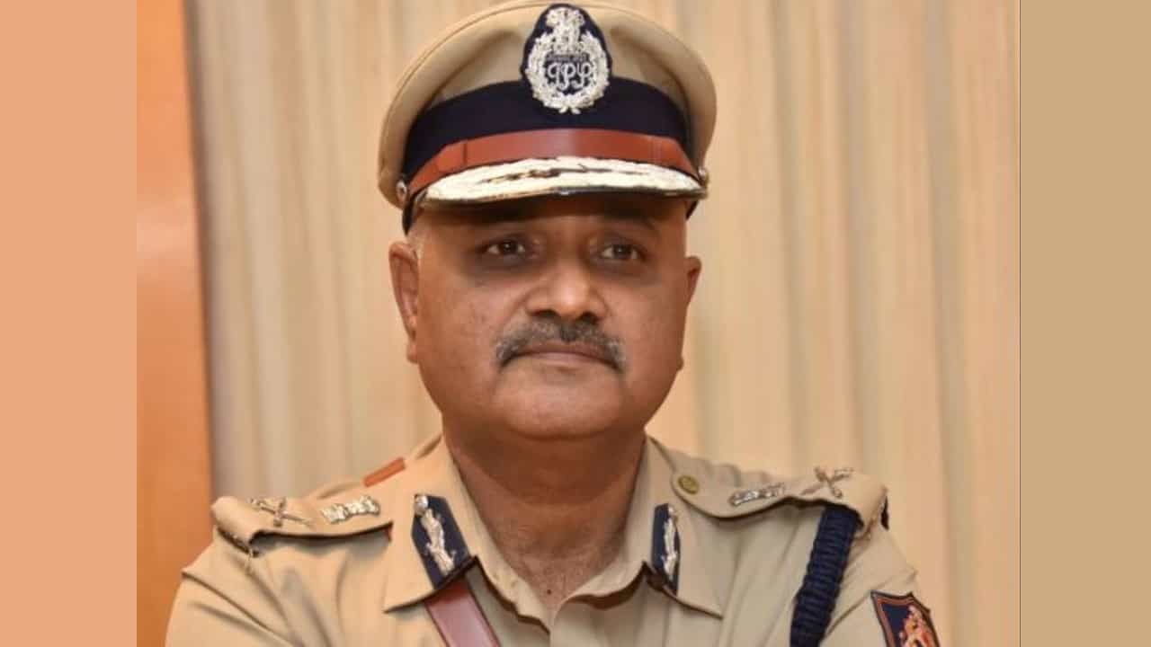 Karnataka Police Inspectors Transfer: 179 ಇನ್ಸ್ಪೆಕ್ಟರ್ ವರ್ಗಾವಣೆ, ಪಟ್ಟಿ ಇಲ್ಲಿದೆ Karnataka Police Inspectors Transfer: 179 ಇನ್ಸ್ಪೆಕ್ಟರ್ ವರ್ಗಾವಣೆ, ಪಟ್ಟಿ ಇಲ್ಲಿದೆ