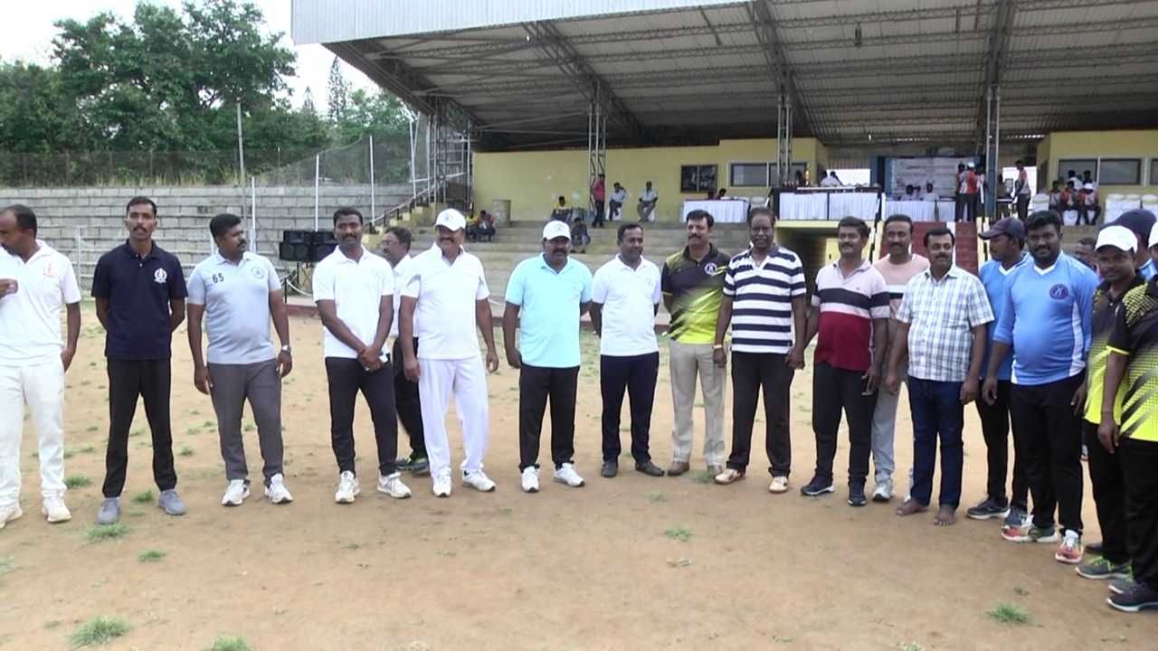 Bangarpet Kannada association organised cricket match for judge and court staff in BEML Stadium 