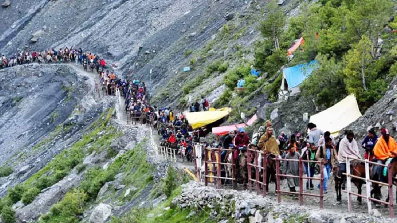 Amarnath Yatra Registration 2022: ಜೂನ್ 30ರಿಂದ ಅಮರನಾಥ ಯಾತ್ರೆ; ಯಾತ್ರಾರ್ಥಿಗಳ ನೋಂದಣಿ ಪ್ರಕ್ರಿಯೆ ಇಂದಿನಿಂದ ಶುರು Amarnath Yatra Registration 2022: ಜೂನ್ 30ರಿಂದ ಅಮರನಾಥ ಯಾತ್ರೆ; ಯಾತ್ರಾರ್ಥಿಗಳ ನೋಂದಣಿ ಪ್ರಕ್ರಿಯೆ ಇಂದಿನಿಂದ ಶುರು