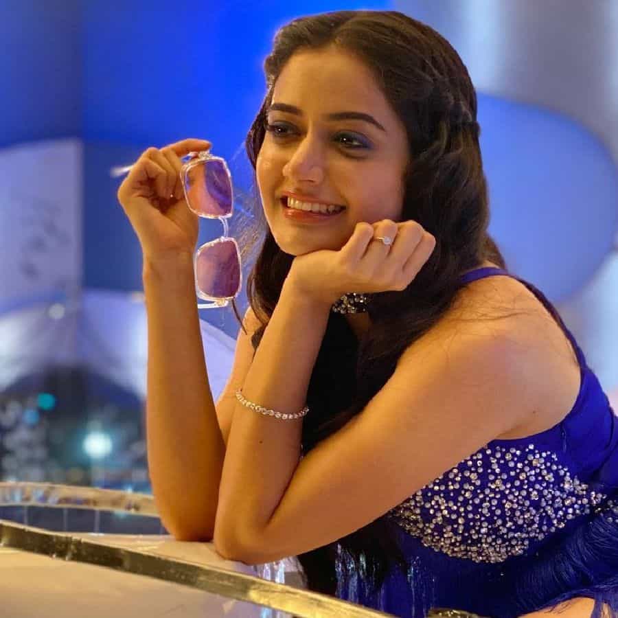 Ashika Ranganath: ಸ್ಯಾಂಡಲ್ವುಡ್ನಲ್ಲಿ ಪ್ರಸ್ತುತ ಬಹುಬೇಡಿಕೆಯ ನಟಿಯರಲ್ಲಿ ಆಶಿಕಾ ರಂಗನಾಥ್ ಕೂಡ ಒಬ್ಬರು. ಸಾಲು ಸಾಲು ಹಿಟ್ ಚಿತ್ರಗಳನ್ನು ನೀಡಿರುವ ನಟಿಯ ಬತ್ತಳಿಕೆಯಲ್ಲಿ ಮತ್ತಷ್ಟು ಬಹುನಿರೀಕ್ಷಿತ ಸಿನಿಮಾಗಳಿವೆ.