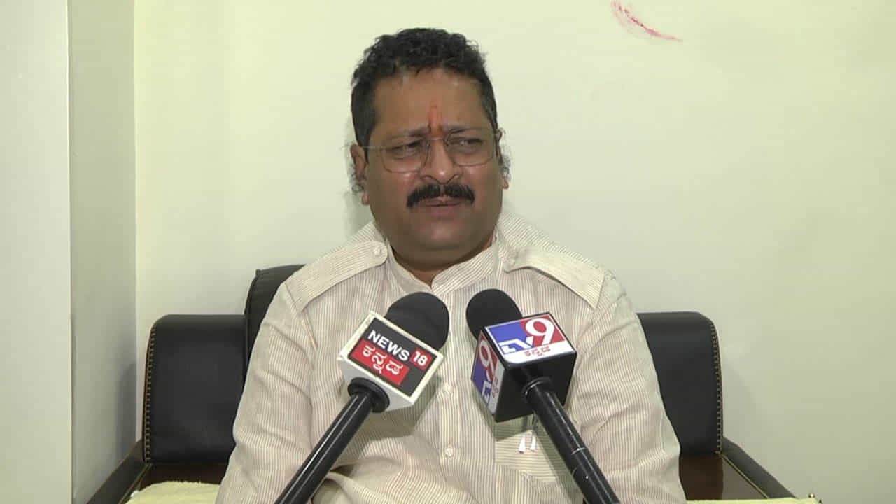 ಉಪಚುನಾವಣೆ ವೇಳೆ ಸಿಎಂಗೆ ಬ್ಲ್ಯಾಕ್ಮೇಲ್ ಮಾಡಿ ಹಣ ವಸೂಲಿ ಮಾಡಿದ್ದಾರೆ; ವಚನಾನಂದ ಸ್ವಾಮೀಜಿ ವಿರುದ್ಧ ಯತ್ನಾಳ್ ಆರೋಪ ಉಪಚುನಾವಣೆ ವೇಳೆ ಸಿಎಂಗೆ ಬ್ಲ್ಯಾಕ್ಮೇಲ್ ಮಾಡಿ ಹಣ ವಸೂಲಿ ಮಾಡಿದ್ದಾರೆ; ವಚನಾನಂದ ಸ್ವಾಮೀಜಿ ವಿರುದ್ಧ ಯತ್ನಾಳ್ ಆರೋಪ